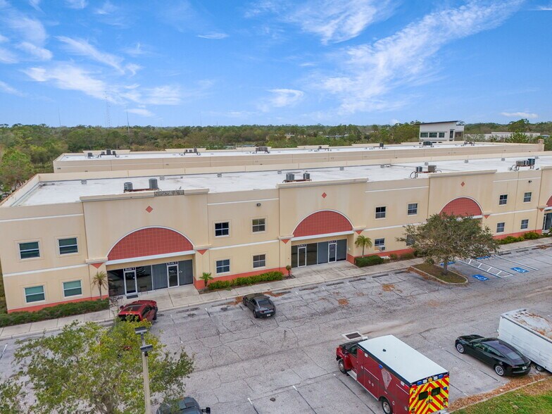 More Photos Of 787 Commerce Dr, Venice Warehouse For Lease