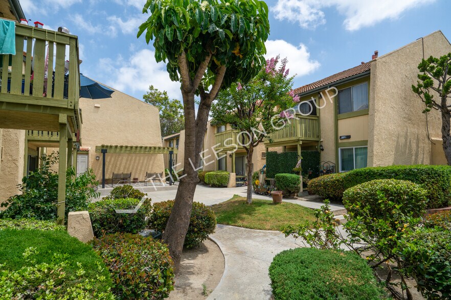 More Photos Of 7531 Knott Ave, Buena Park Apartments For Sale