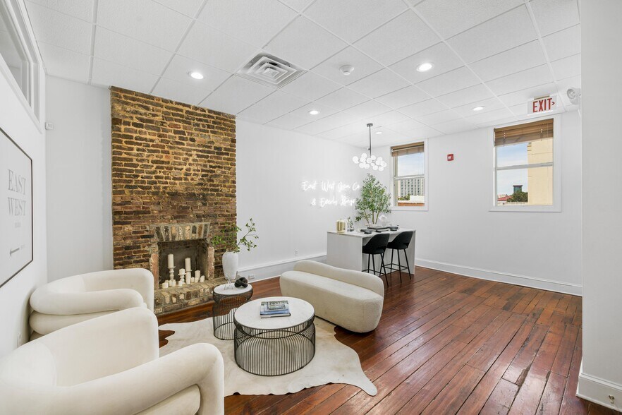 More Photos Of 263 King St, Charleston Office For Lease