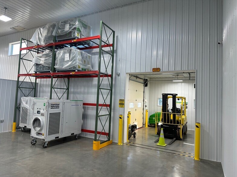 More Photos Of 1000 Randall Ct, Export Warehouse For Lease