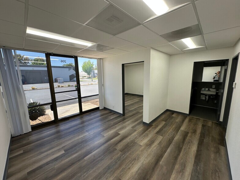 More Photos Of 4010 N Palm St, Fullerton Unknown For Lease