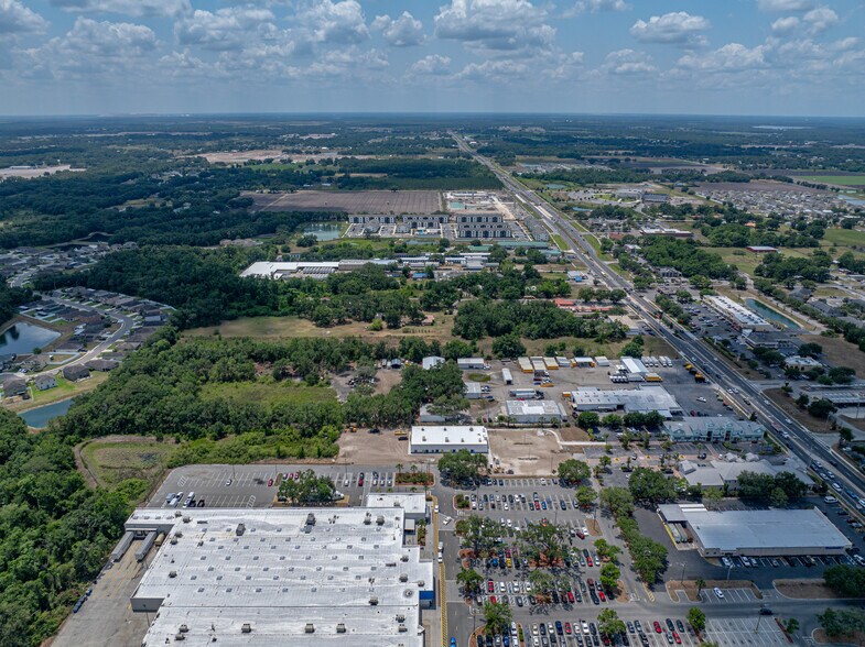 More Photos Of 2914 James L Redman Pky, Plant City Storefront Retail Office For Sale
