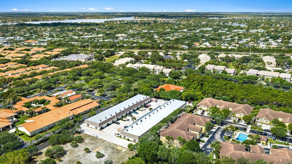 More Photos Of 212 N U.S. Hwy 1, Tequesta Warehouse For Lease