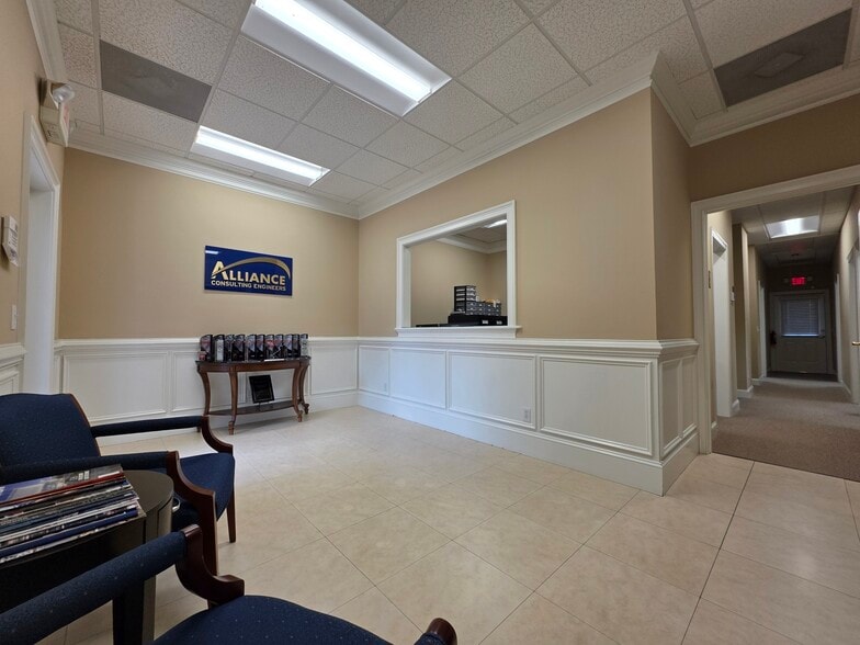 More Photos Of 23 Plantation Park Dr, Bluffton Office For Lease