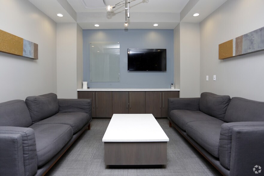 More Photos Of 545 E University Pky, Orem Office For Lease