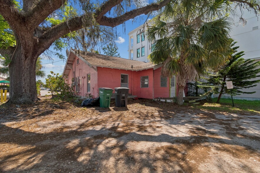 More Photos Of 123 2nd Ave S, Safety Harbor Freestanding For Lease