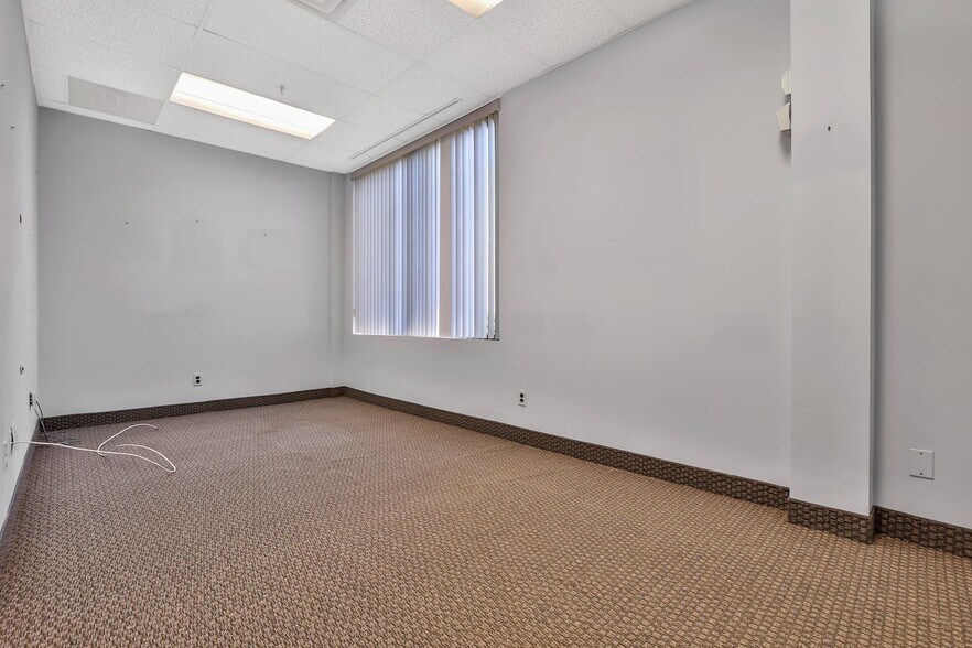 More Photos Of 240-260 W Nyack Rd, West Nyack Warehouse For Lease