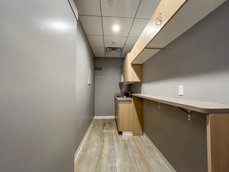 More Photos Of 101 1st Ave SW, Rochester Hotel For Lease