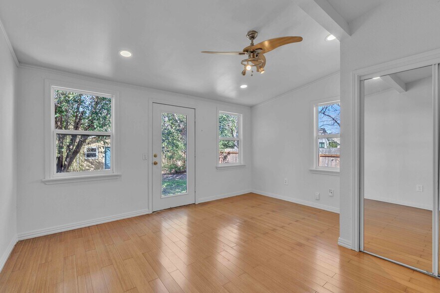 More Photos Of 5210 Woodrow Ave, Austin Land For Sale