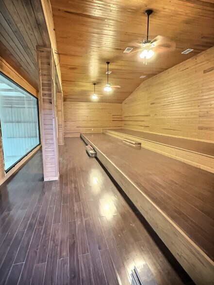 More Photos Of 3411 FM465, Seguin Warehouse For Lease