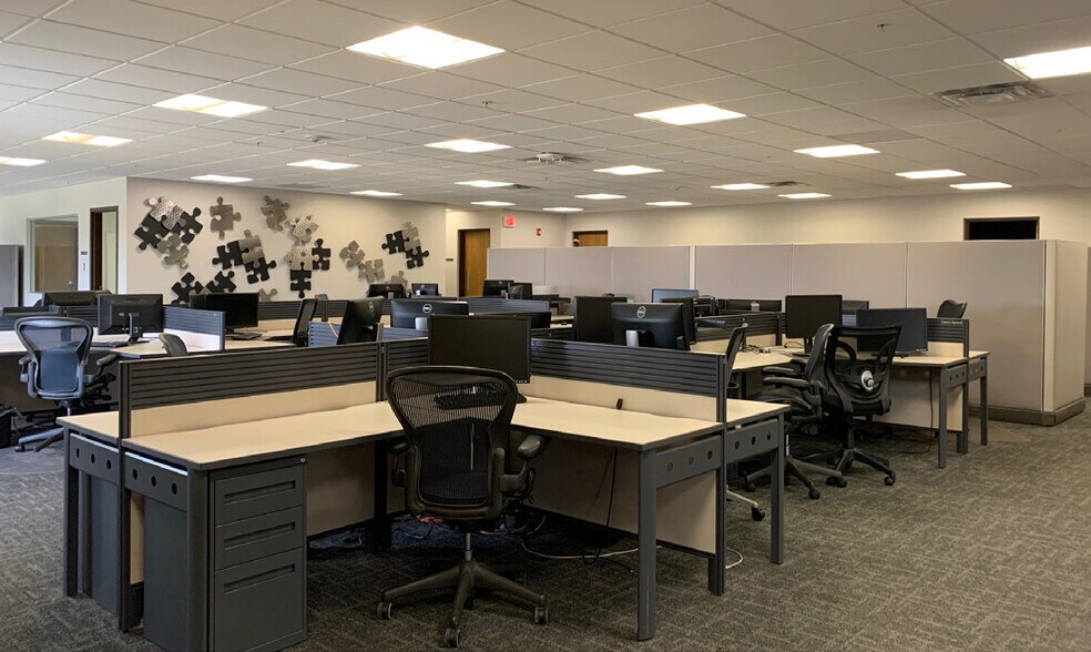 More Photos Of 10828 NW AirWorld Dr, Kansas City Industrial For Lease