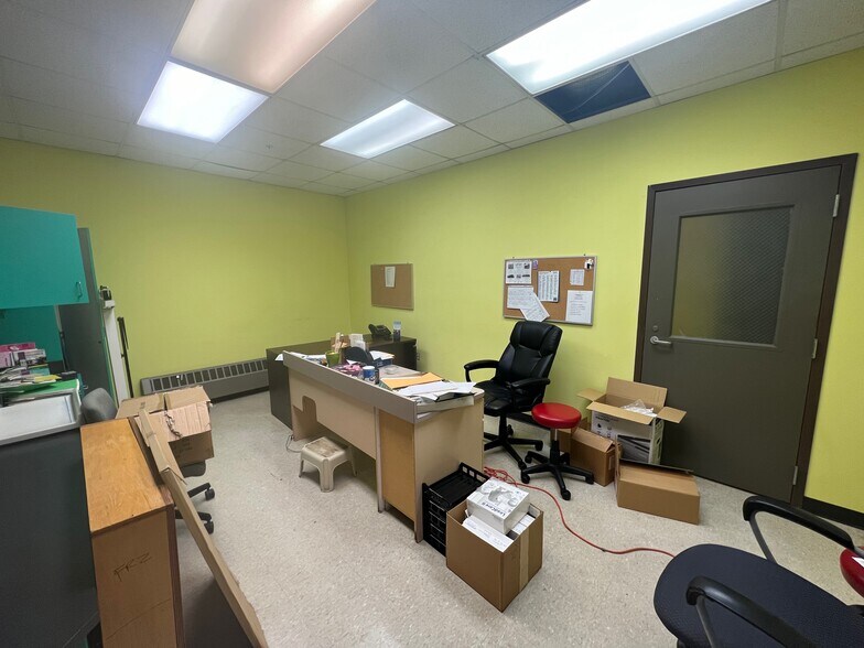 More Photos Of 60 E Warren Ave, Detroit Medical For Lease