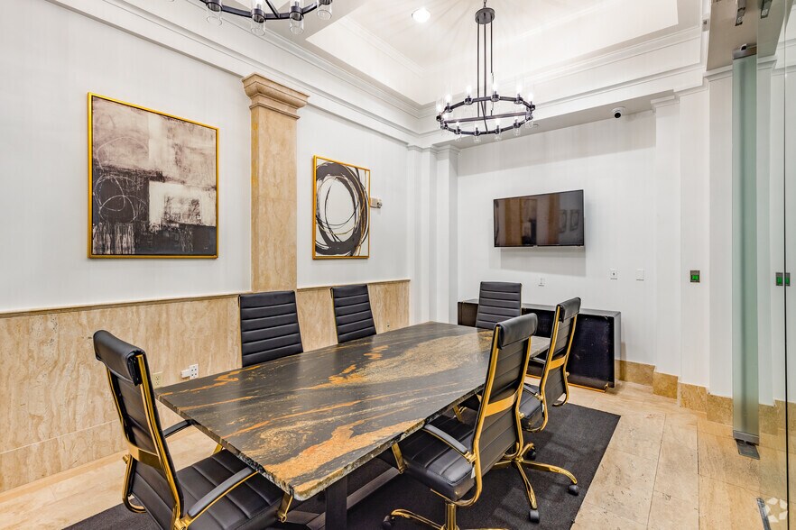 More Photos Of 2121 S Hiawassee Rd, Orlando Apartments For Lease