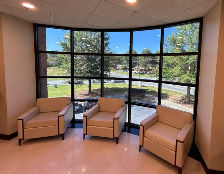 More Photos Of 2810 16th St, Hickory Medical For Lease