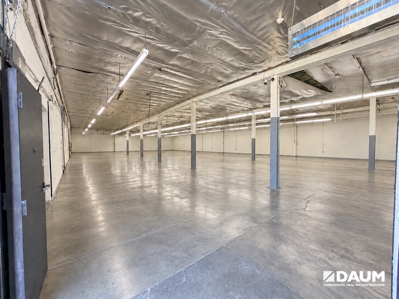 More Photos Of 644-648 Mateo St, Los Angeles Warehouse For Sale