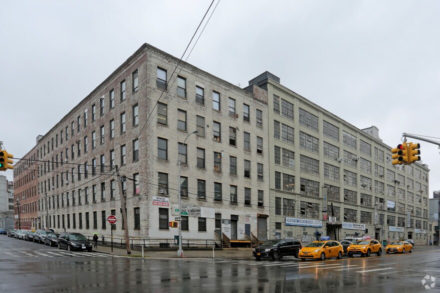More Photos Of 40-05 21st St, Long Island City Warehouse For Lease