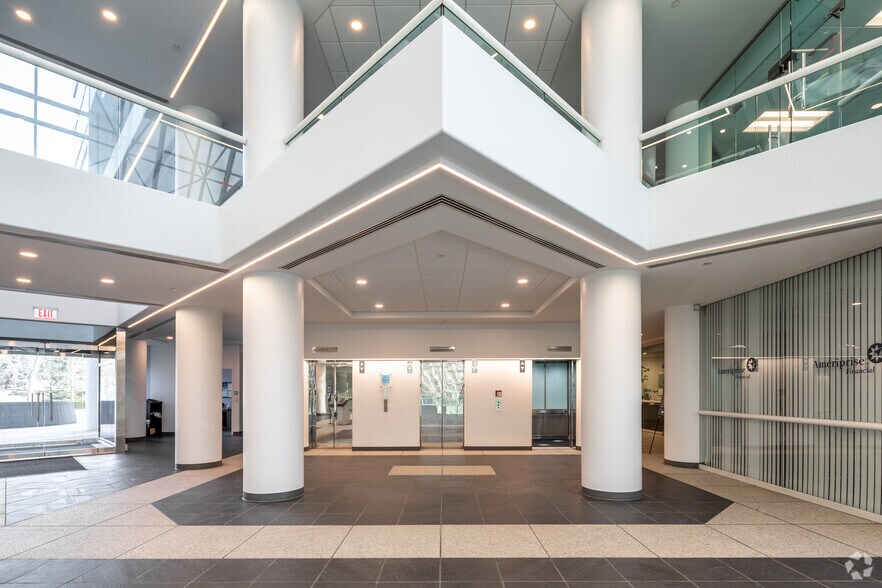 More Photos Of 500 Summit Lake Dr, Valhalla Unknown For Lease