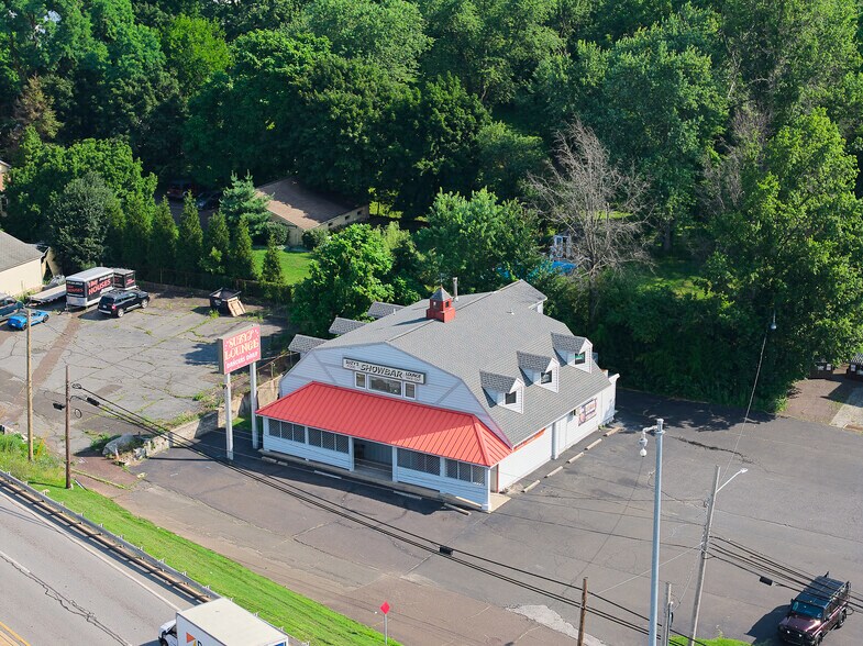 More Photos Of 2453 County Line, Line Lexington Freestanding For Sale