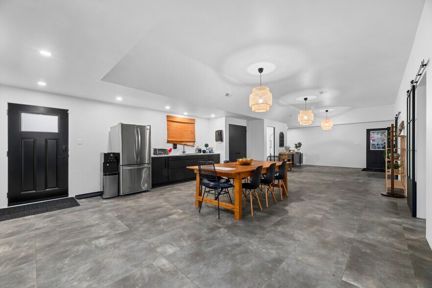 More Photos Of 1532 Ontario St, Cobourg Office For Sale