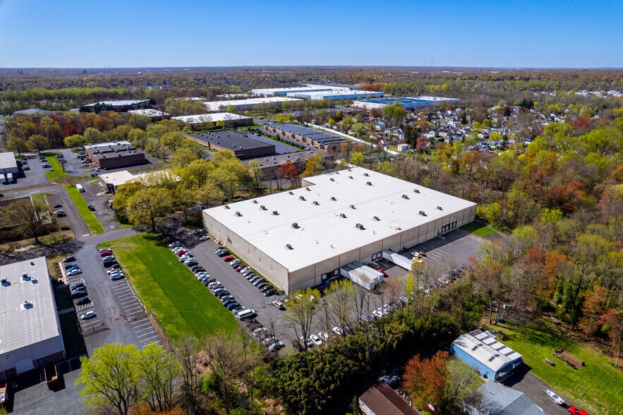 More Photos Of 2530 Pearl Buck Rd, Bristol Warehouse For Lease