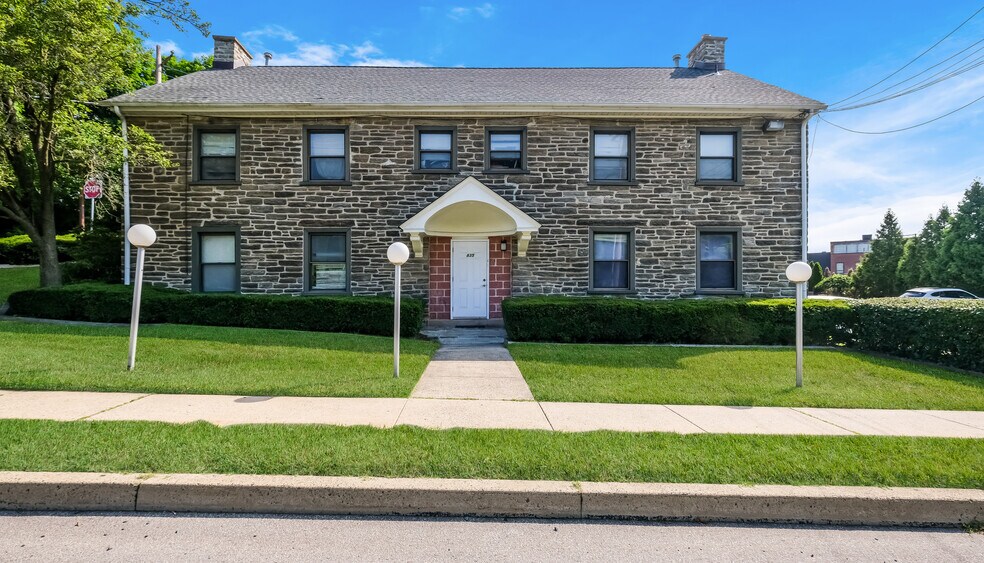 More Photos Of 835 Glenside Ave, Wyncote Unknown For Sale