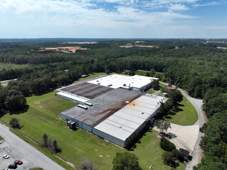 More Photos Of 412 Groves St, Lugoff Manufacturing For Lease