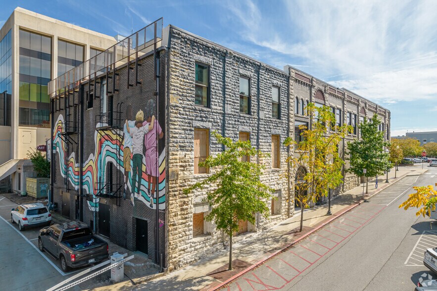 More Photos Of 26 W Center St, Fayetteville Storefront Retail Office For Sale