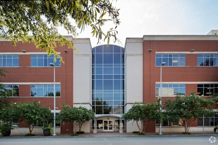 More Photos Of 735-737 N 5th St, Richmond Office For Lease