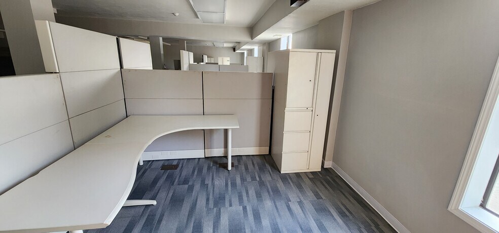 More Photos Of 2144 S Macarthur Blvd, Springfield Office For Lease