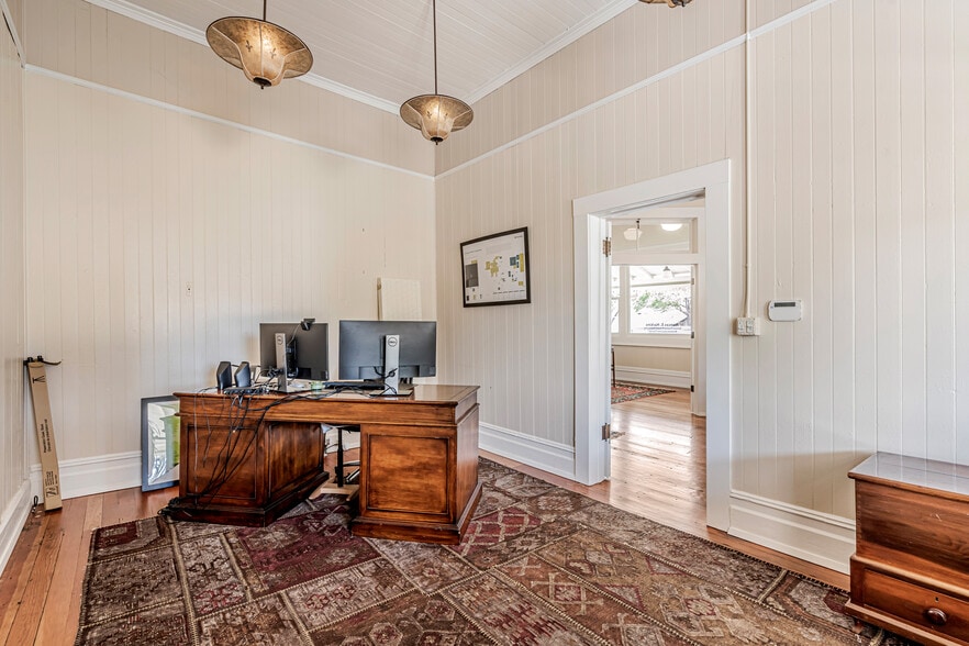 More Photos Of 602 W K St, Benicia Freestanding For Sale