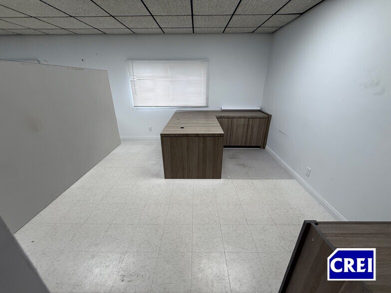 More Photos Of 6809 S Victoria Ave, Los Angeles Service For Lease