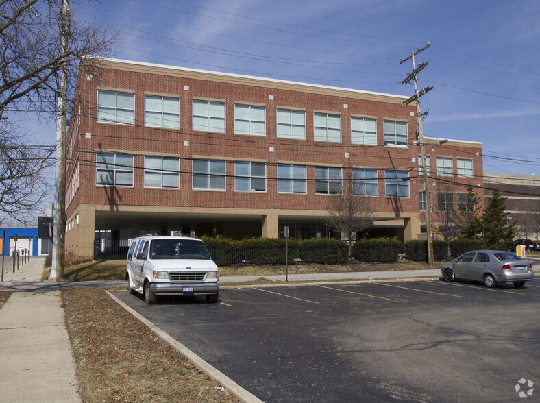 More Photos Of 815 W Broad St, Columbus Medical For Lease
