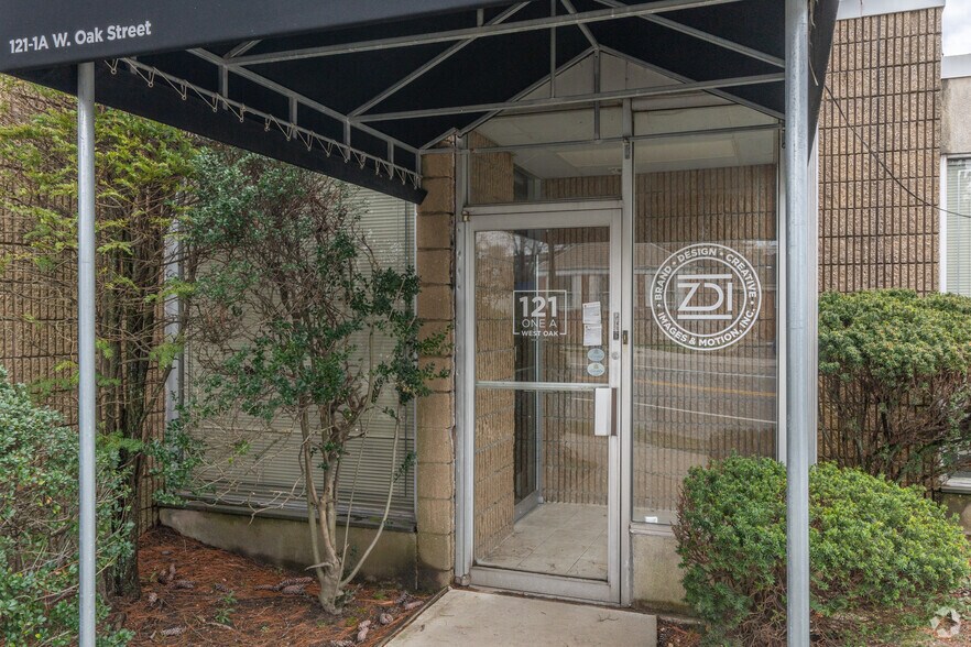 More Photos Of 121 W Oak St, Amityville Office For Lease