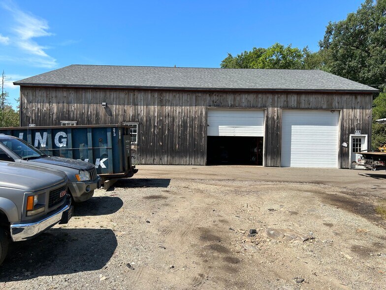 More Photos Of 55 Hall Rd, Londonderry Auto Repair For Sale