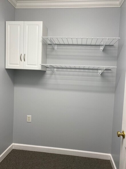 More Photos Of 8402 Six Forks Rd, Raleigh Office For Lease