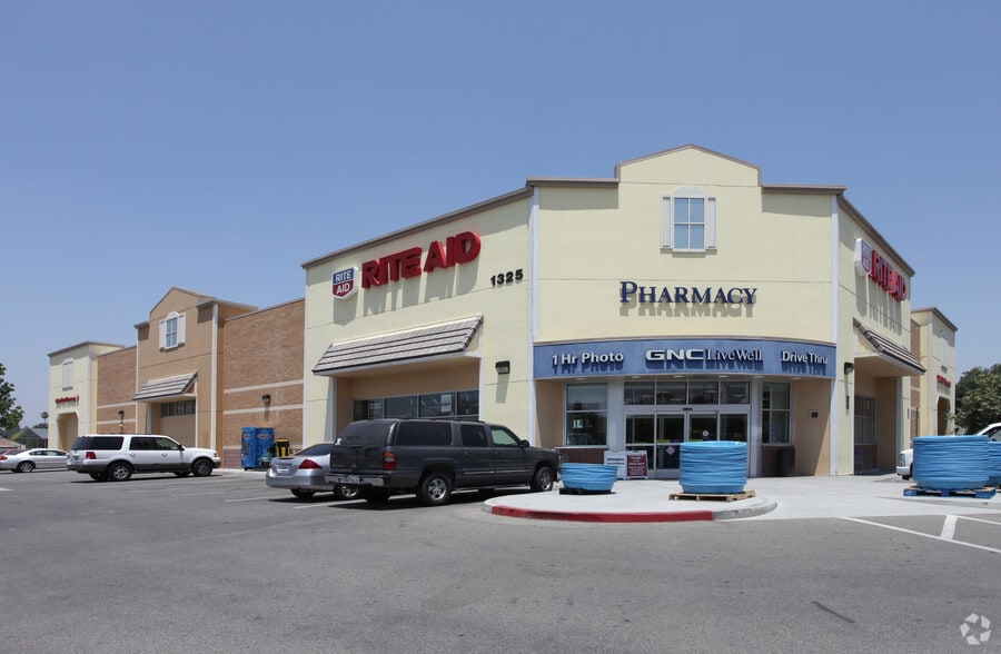 Primary Photo Of 1325 6th St, Norco Drugstore For Lease