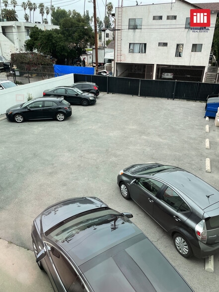 More Photos Of 7028 Owensmouth Ave, Canoga Park Office For Lease