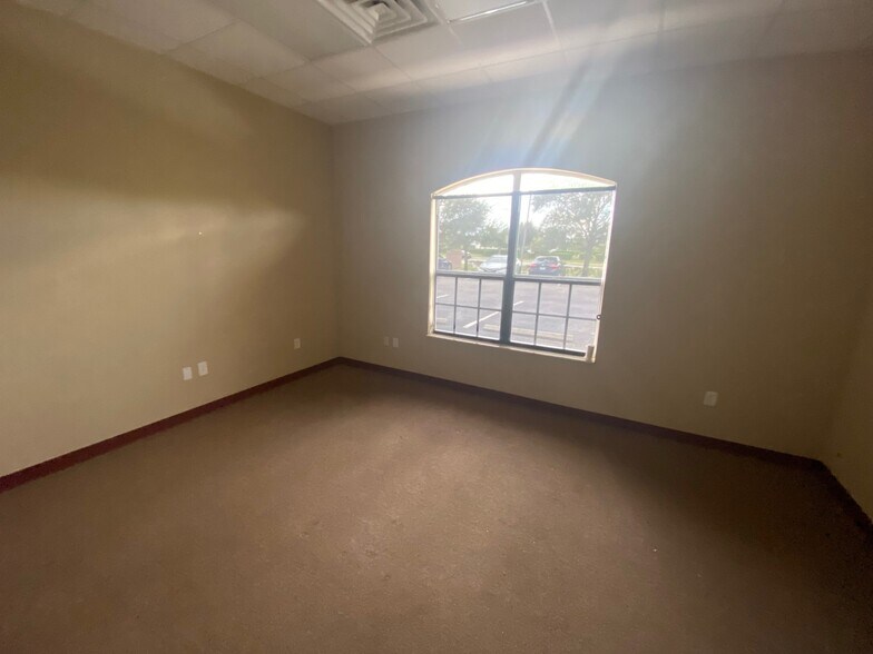 More Photos Of 640 Classic Ct, Melbourne Medical For Sale