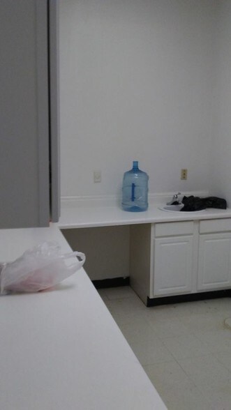 More Photos Of 455 W Parker Rd, Houston General Retail For Lease