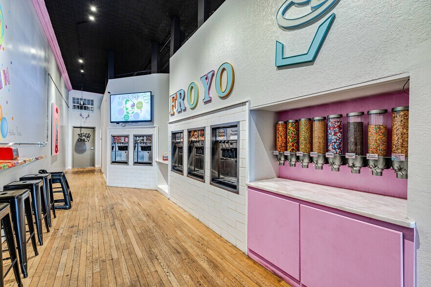 More Photos Of 17 W Beauregard Ave, San Angelo General Retail For Sale