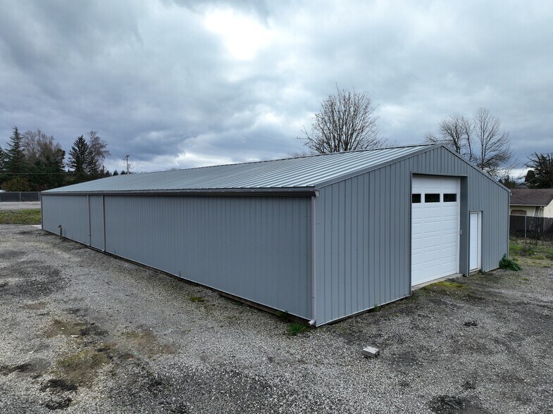 More Photos Of 104 NE 194th St, Ridgefield Warehouse For Lease