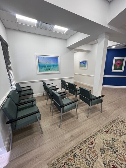 More Photos Of 2520 Tamiami Trl N, Nokomis Medical For Sale