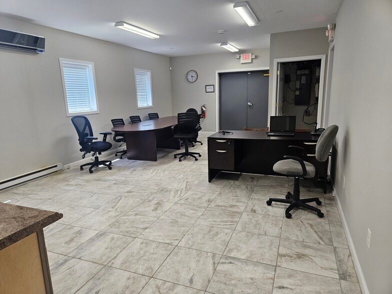 More Photos Of 105 Commerce Ave, Ewing Industrial For Sale