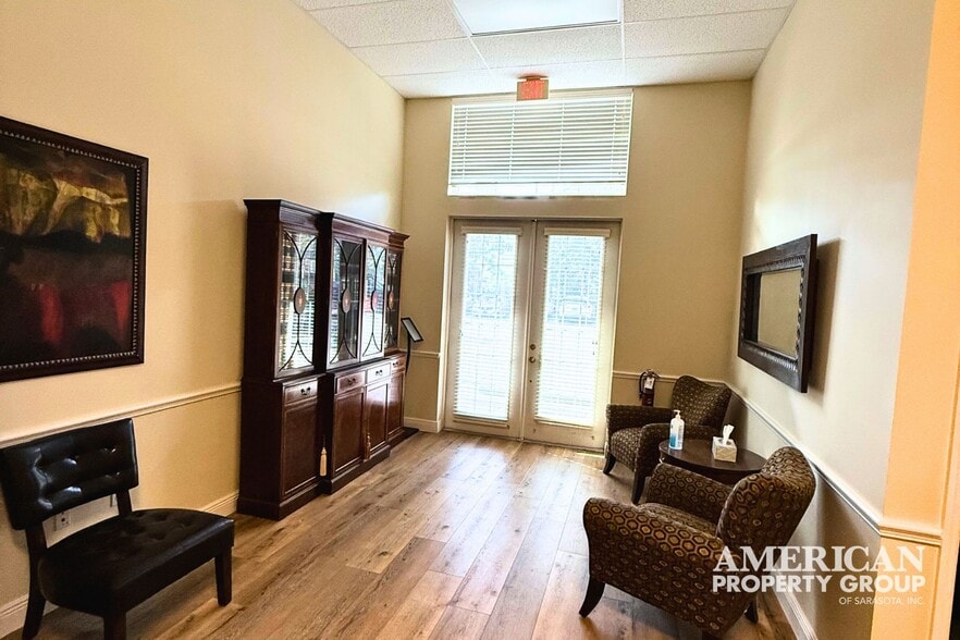 More Photos Of 5279-5283 Office Park Blvd, Bradenton Office For Sale