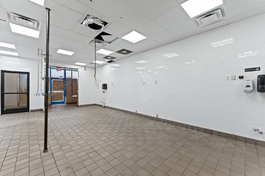 More Photos Of 5520-5564 Woodward Ave, Detroit Freestanding For Lease