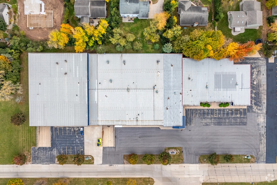 More Photos Of 2390 Industrial Dr, Neenah Warehouse For Lease
