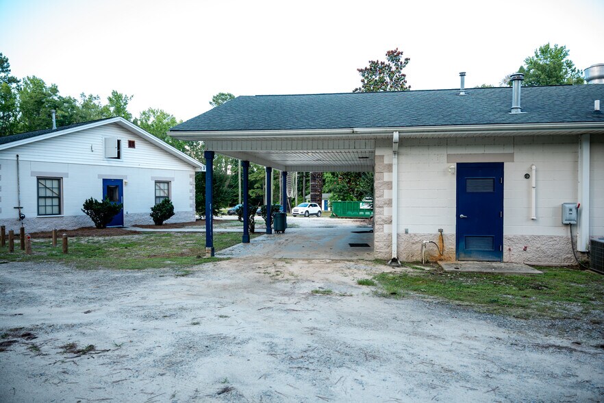 More Photos Of 626 Old River Rd, Sylvania Manufacturing For Sale