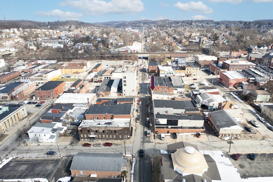 More Photos Of 212 S 4th St, Jeannette General Retail For Lease