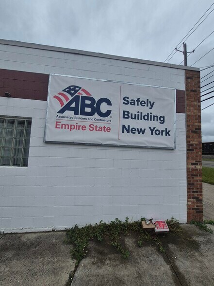 More Photos Of 2363 Broadway St, Buffalo Warehouse For Sale