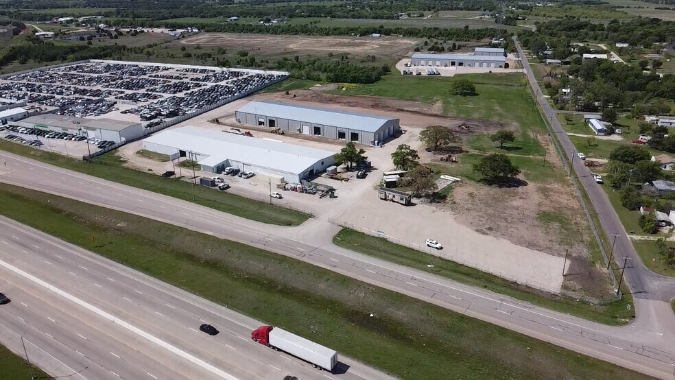 More Photos Of 14597 N IH 35, Elm Mott Unknown For Lease